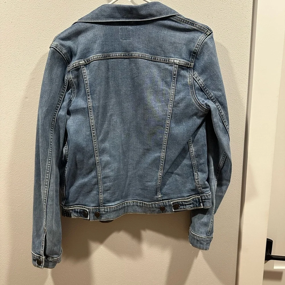 GAP Blue Jean Jacket Classic Denim Style - Picture 3 of 3